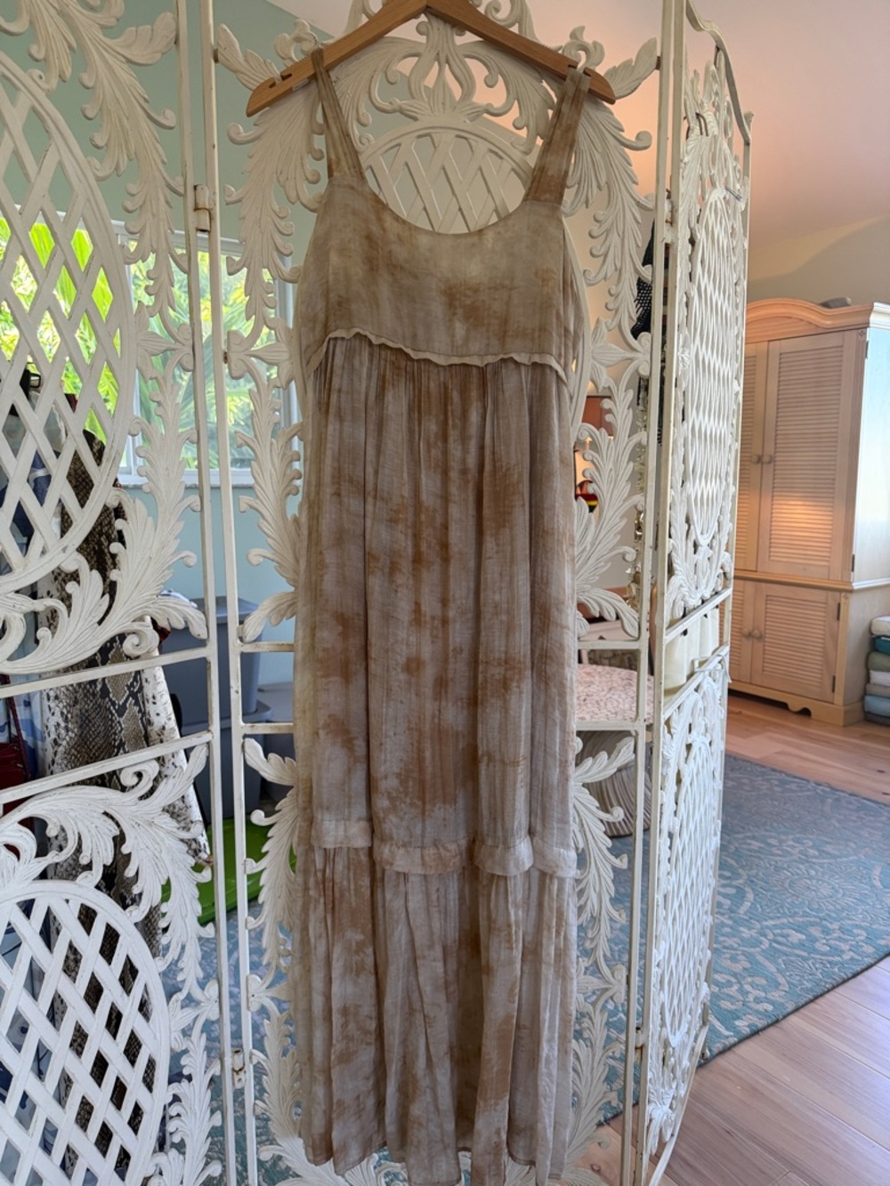 Moon River Taupe & Cream Tie-Dye Maxi Dress